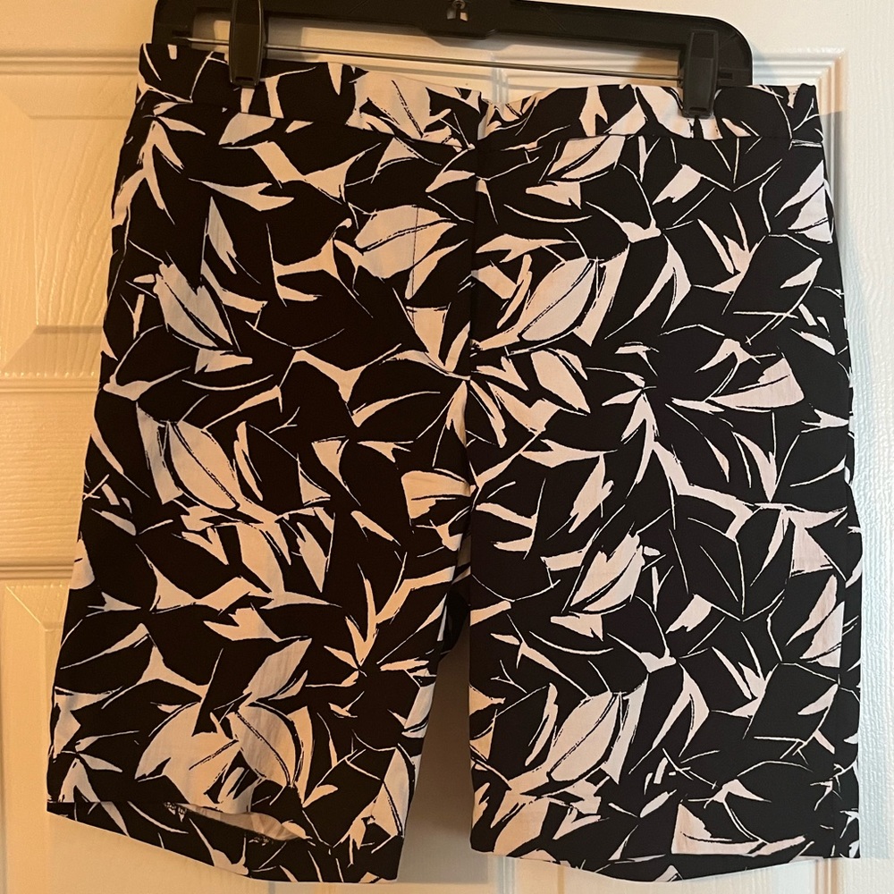 🐠Mario Serrani.. Italy. Size 8.Tummy Control. Stretch Fabric. New without Tags.